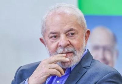 TSE suspende propaganda de Bolsonaro que chama Lula de corrupto e ladrão