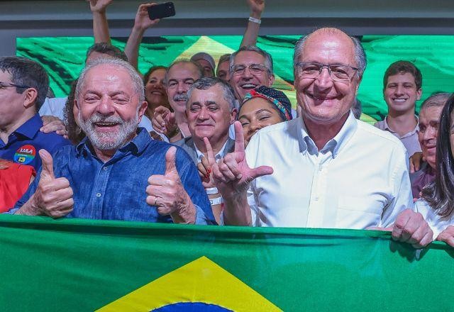 Lula e Alckmin são diplomados pelo Tribunal Superior Eleitoral