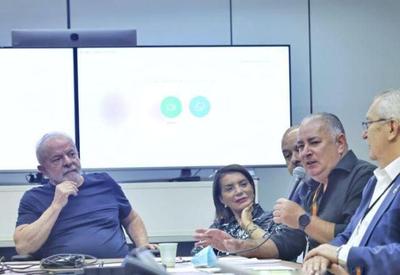 Lula recebe bancada do PT e dirigentes de centrais sindicais no CCBB