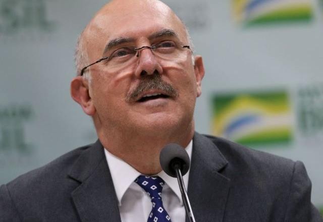 Milton Ribeiro diz à PF que Bolsonaro pediu para ele se reunir com pastor