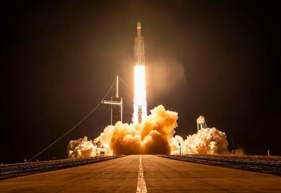 Avião Espacial ultrassecreto dos EUA é lançado com ajuda da SpaceX