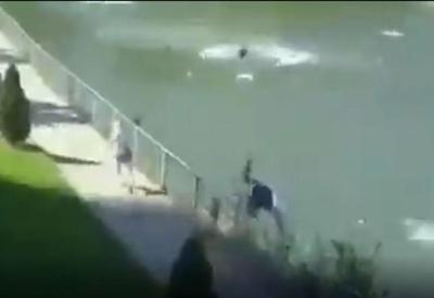 Vídeo mostra terror em parque após míssil russo atingir shopping em Kremenchuk