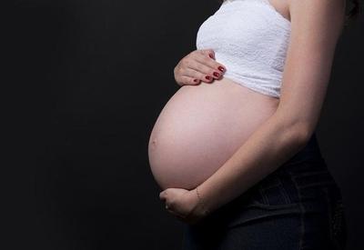 OMS reforça que grávidas devem receber imunizante contra a covid