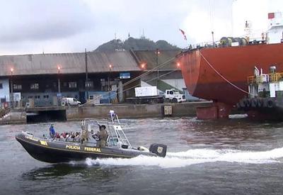Traficantes usam mergulhadores para esconder drogas em navios no porto de Santos