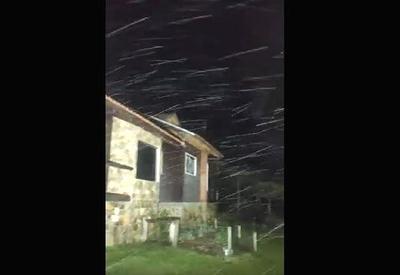 Cidades de Santa Catarina registram neve na noite desta 5ª feira