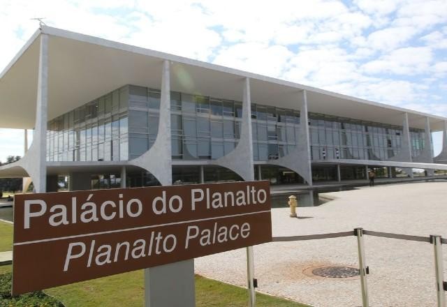 Pastores suspeitos de corrupção visitaram o Planalto 45 vezes, diz GSI