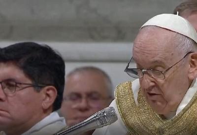 Papa volta a participar dos ritos da Semana Santa com a Vigília de Páscoa