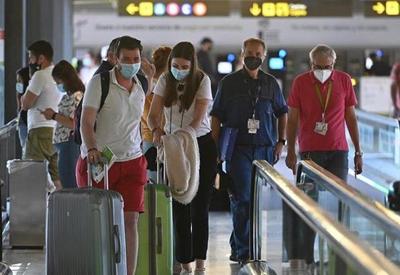Anvisa derruba uso obrigatório de máscaras em aviões e aeroportos