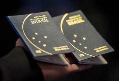 65 mil pessoas esperam por emissão de passaporte e podem perder viagens