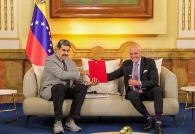 Governo e oposição assinam acordo eleitoral na Venezuela