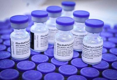 Brasil recebe 1,5 milhão de doses da vacina da Pfizer