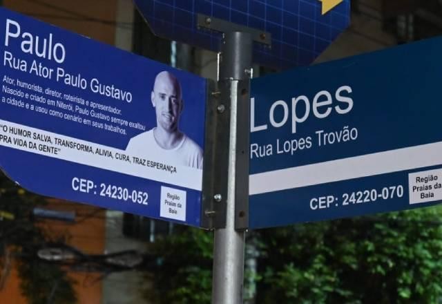 Paulo Gustavo é homenageado com 46 placas em rua de Niterói
