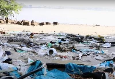 Por ano, brasileiro lança em média 16 quilos de plástico no mar