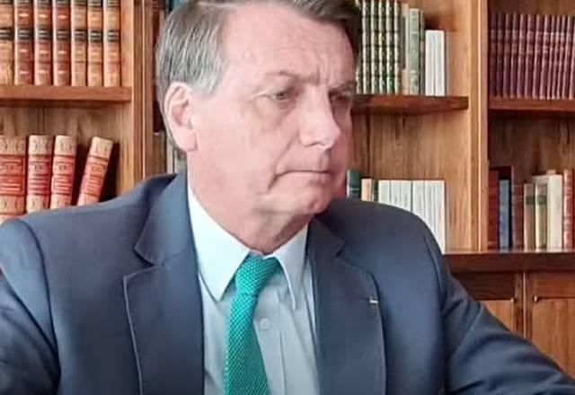 Auxílio emergencial pode continuar no ano que vem, diz Bolsonaro