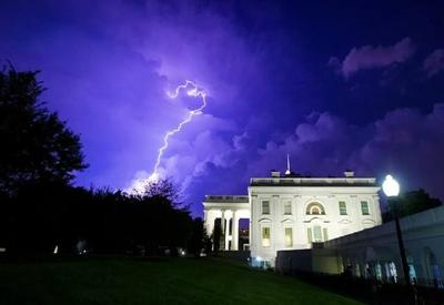 EUA: 4 pessoas ficam gravemente feridas após queda de raio ao lado da Casa Branca