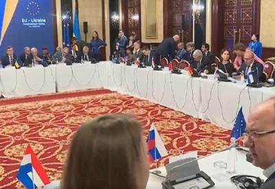 Diplomatas dos 27 países da União Europeia se reúnem em Kiev