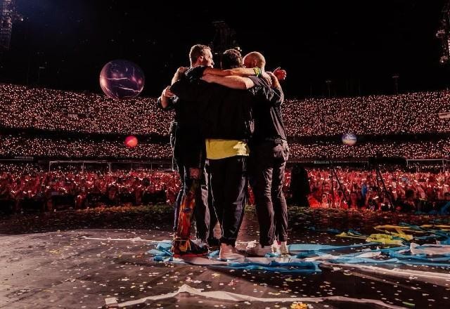 Coldplay vai levar pessoas em situação de rua para show em São Paulo
