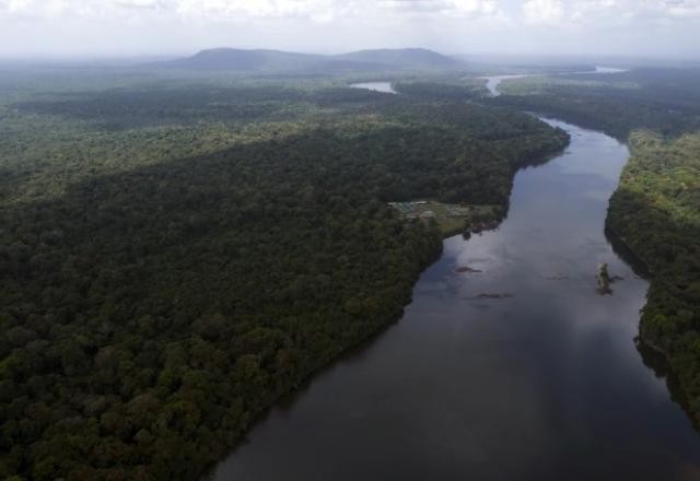 Helicóptero militar desaparece perto da fronteira da Guiana com a Venezuela