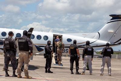 Milicianos da Bahia presos pela PF são transferidos para presídio federal