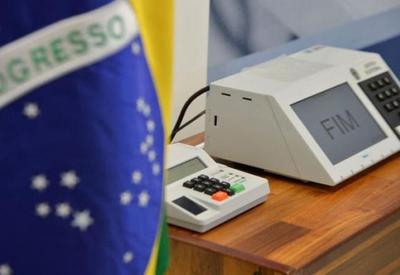 Brasil vai às urnas na mais polarizada eleição desde a redemocratização