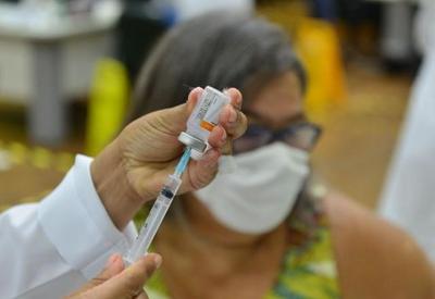Covid: esquema vacinal incompleto e aglomerações aumentam risco de contaminação