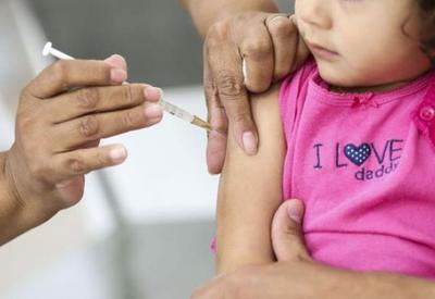 Saúde envia 700 mil doses da vacina CoronaVac para 12 estados