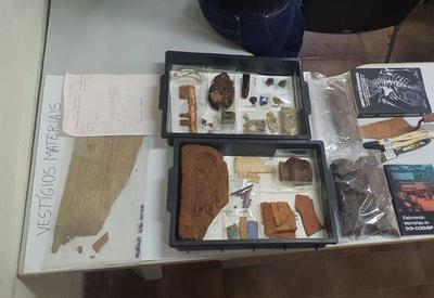 Pesquisadores encontram mais de 300 objetos durante escavações no DOI-Codi em SP