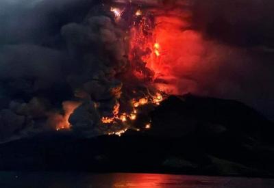 Indonésia emite alerta para tsunami após erupção de vulcão