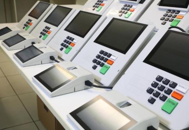 TSE inicia teste de segurança das urnas eletrônicas para as eleições municipais