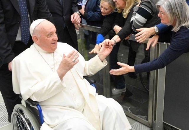 Papa Francisco cancela ida à COP 28 por causa de problemas respiratórios